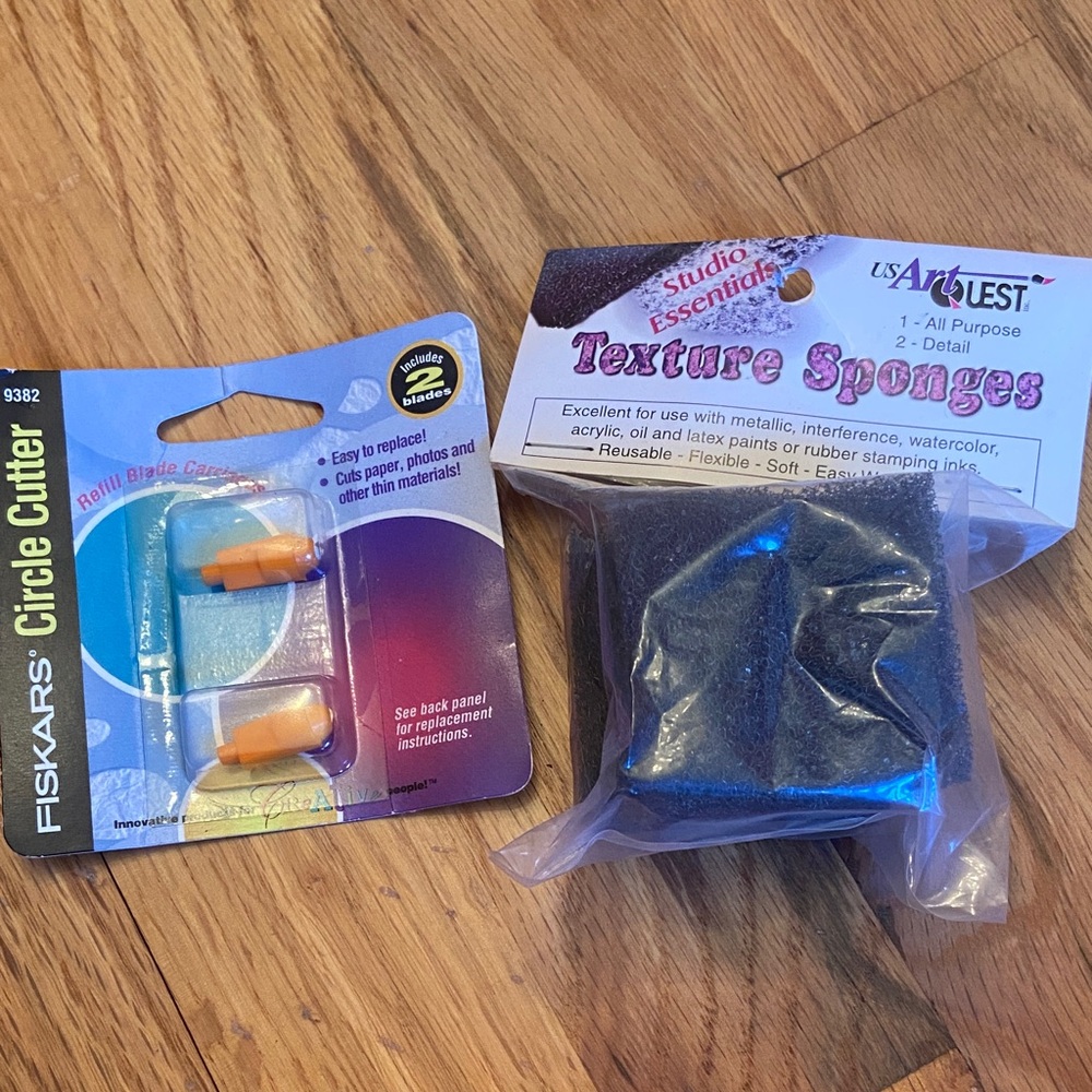 Fiskars Circle Cutter and USA ArtQuest Texture Sponges Set